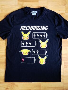 Pokemon Recharging Pikachu Graphic T-Shirt - Black Medium